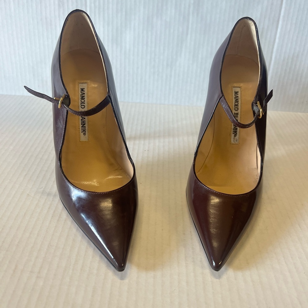 Manolo Blahnik size 37 chocolate brown pumps